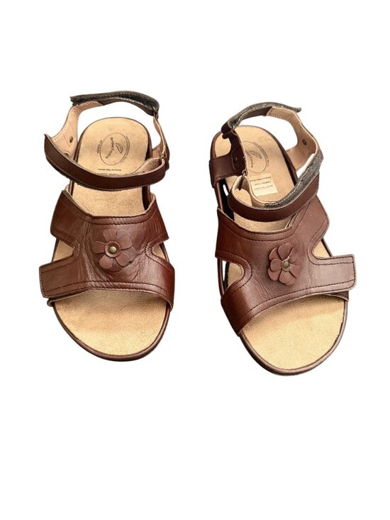 Barefoot Freedom Shoes - Barefoot Freedom Womens Leather Sandals With Floral Accent 9WW Moisture Wicking